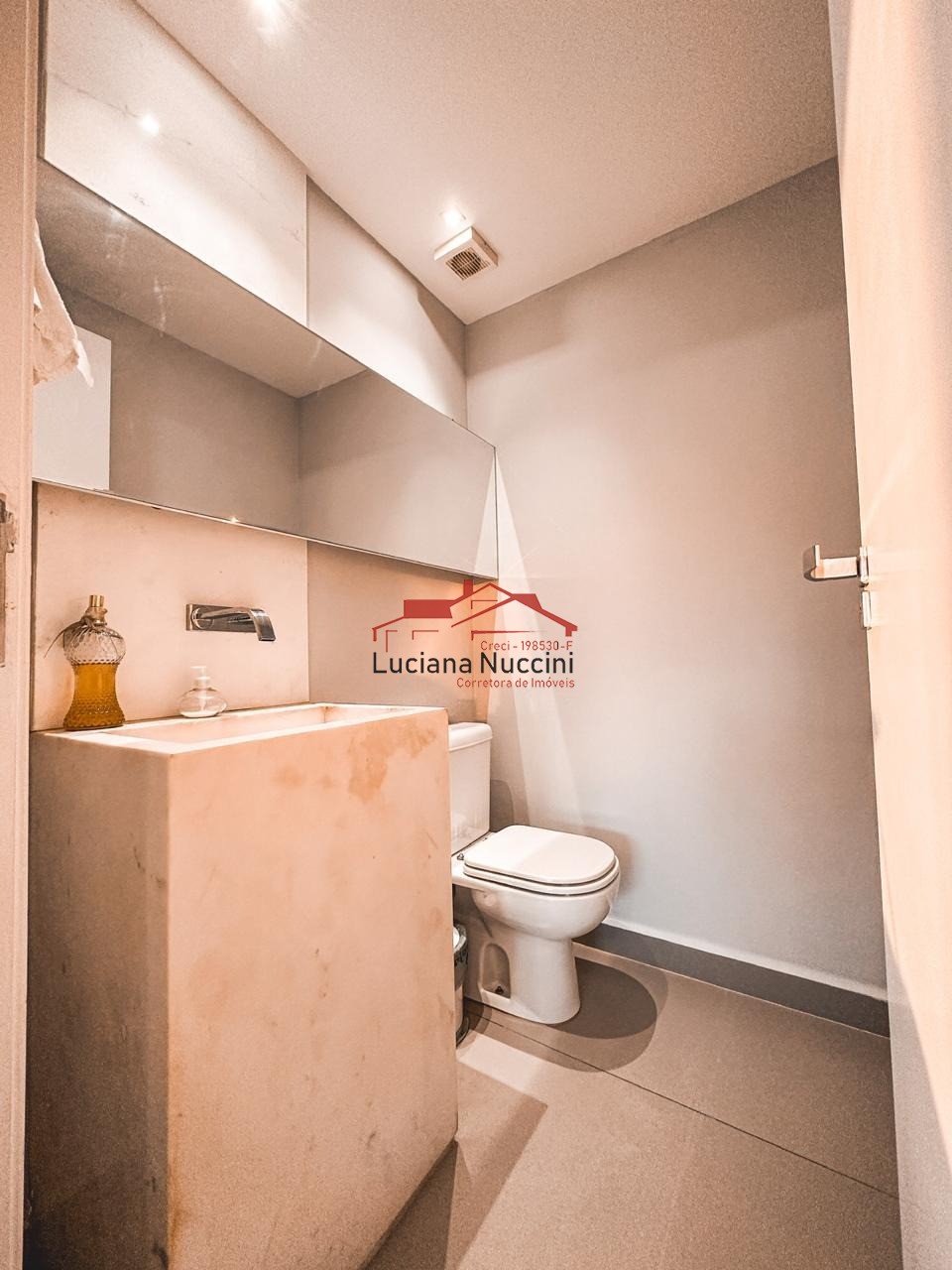 Apartamento à Venda no Parque Industrial Tomas Edson - 2 Dormitórios com Suíte e Espaço Amplo