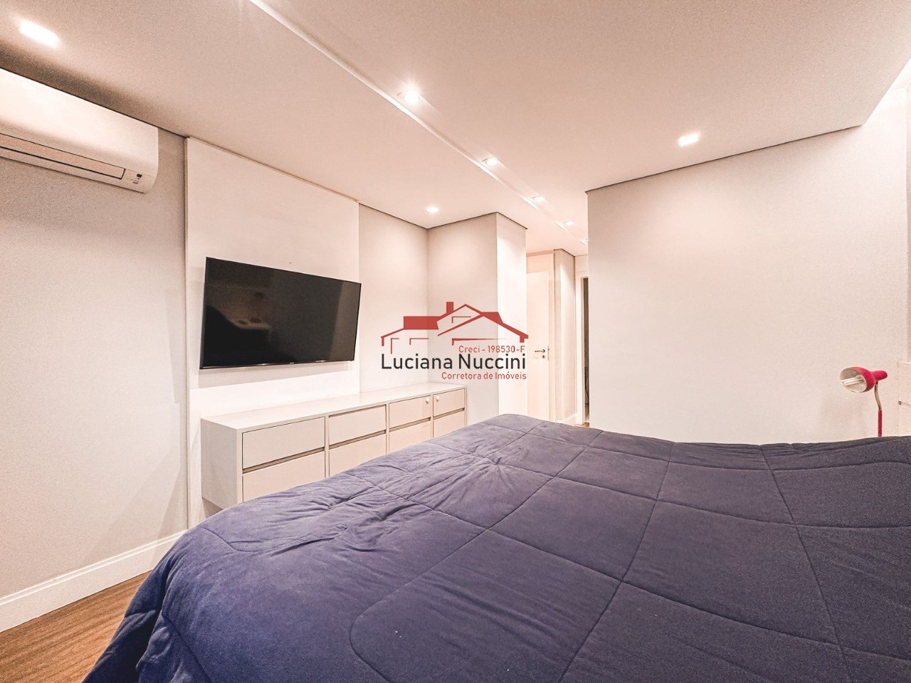Apartamento à Venda no Parque Industrial Tomas Edson - 2 Dormitórios com Suíte e Espaço Amplo