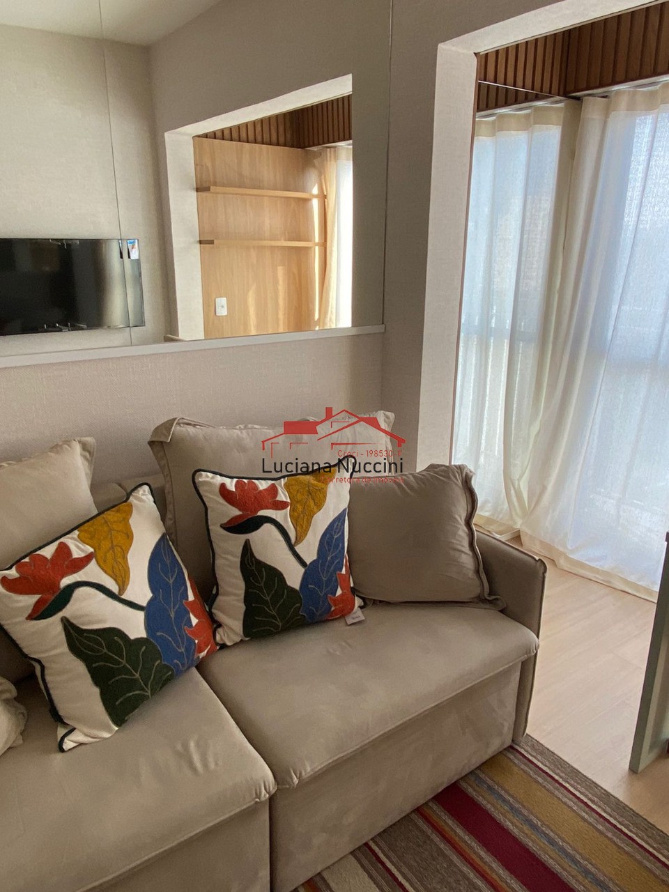 Charmoso Apartamento Mobiliado na Avenida Santo Amaro com Lazer Completo e Suíte