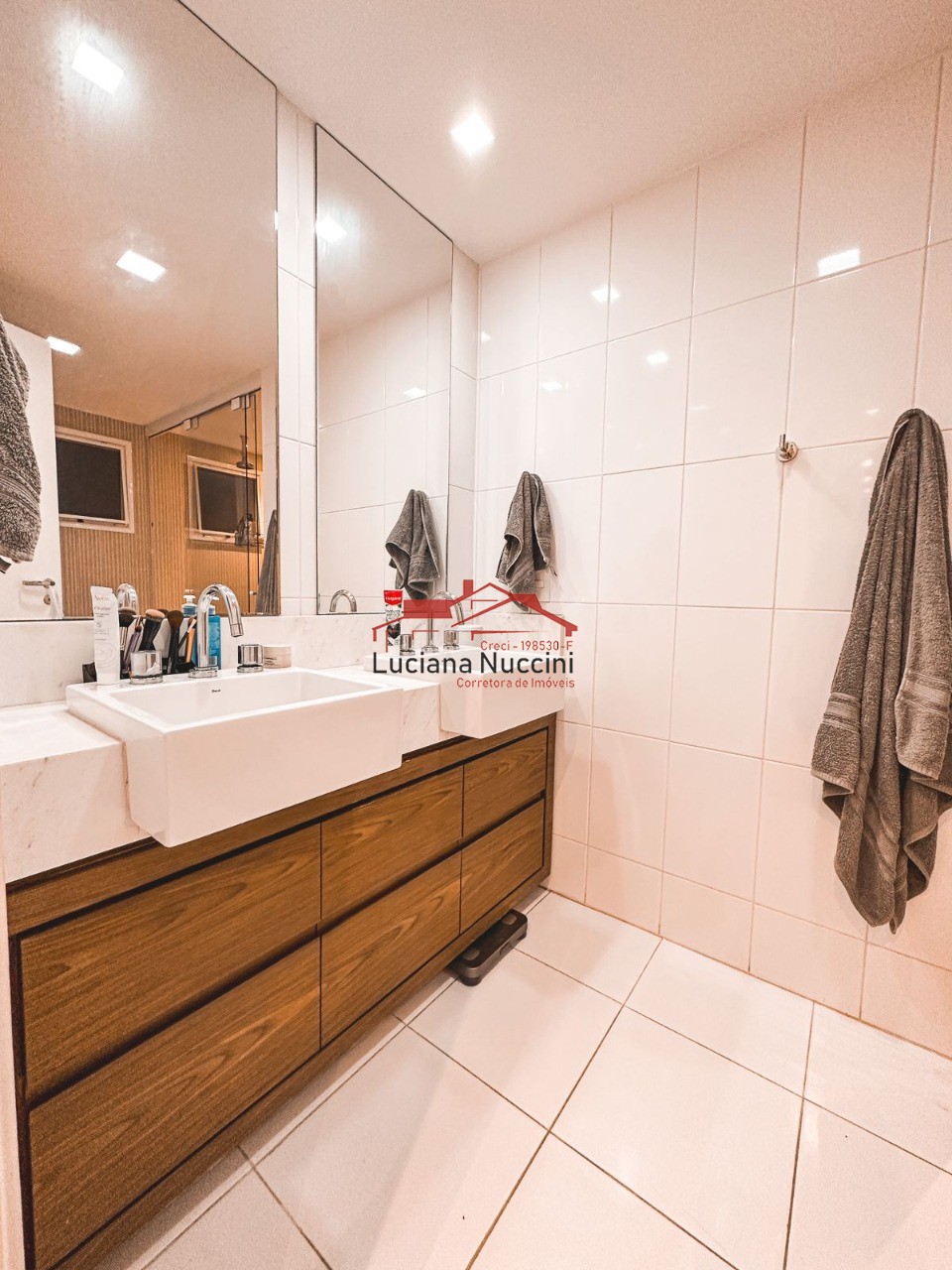Apartamento à Venda no Parque Industrial Tomas Edson - 2 Dormitórios com Suíte e Espaço Amplo
