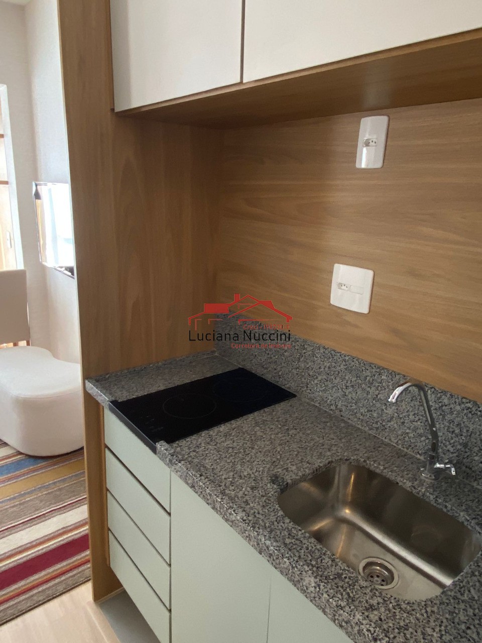 Charmoso Apartamento Mobiliado na Avenida Santo Amaro com Lazer Completo e Suíte