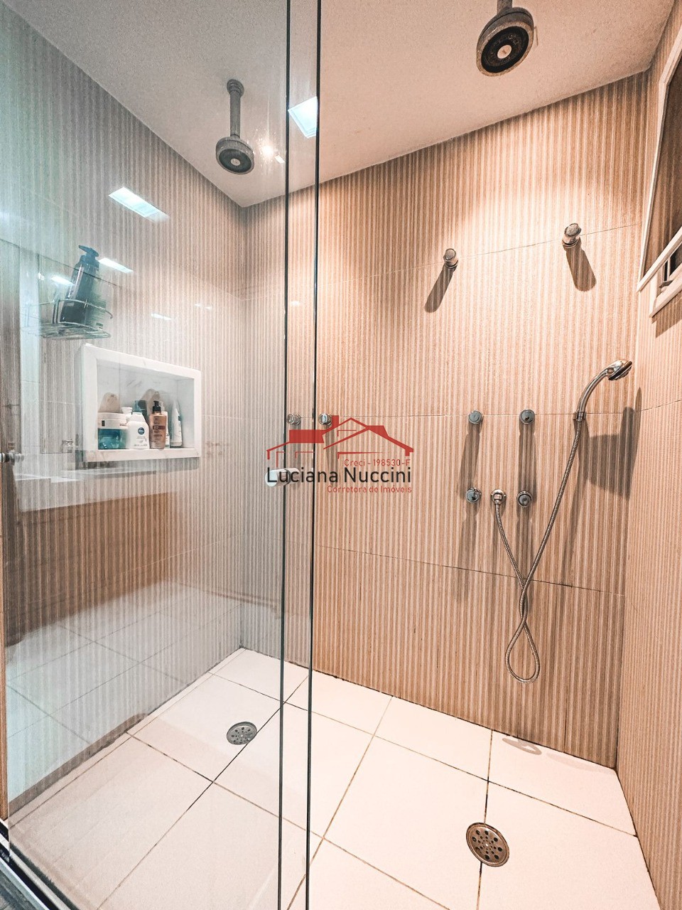 Apartamento à Venda no Parque Industrial Tomas Edson - 2 Dormitórios com Suíte e Espaço Amplo