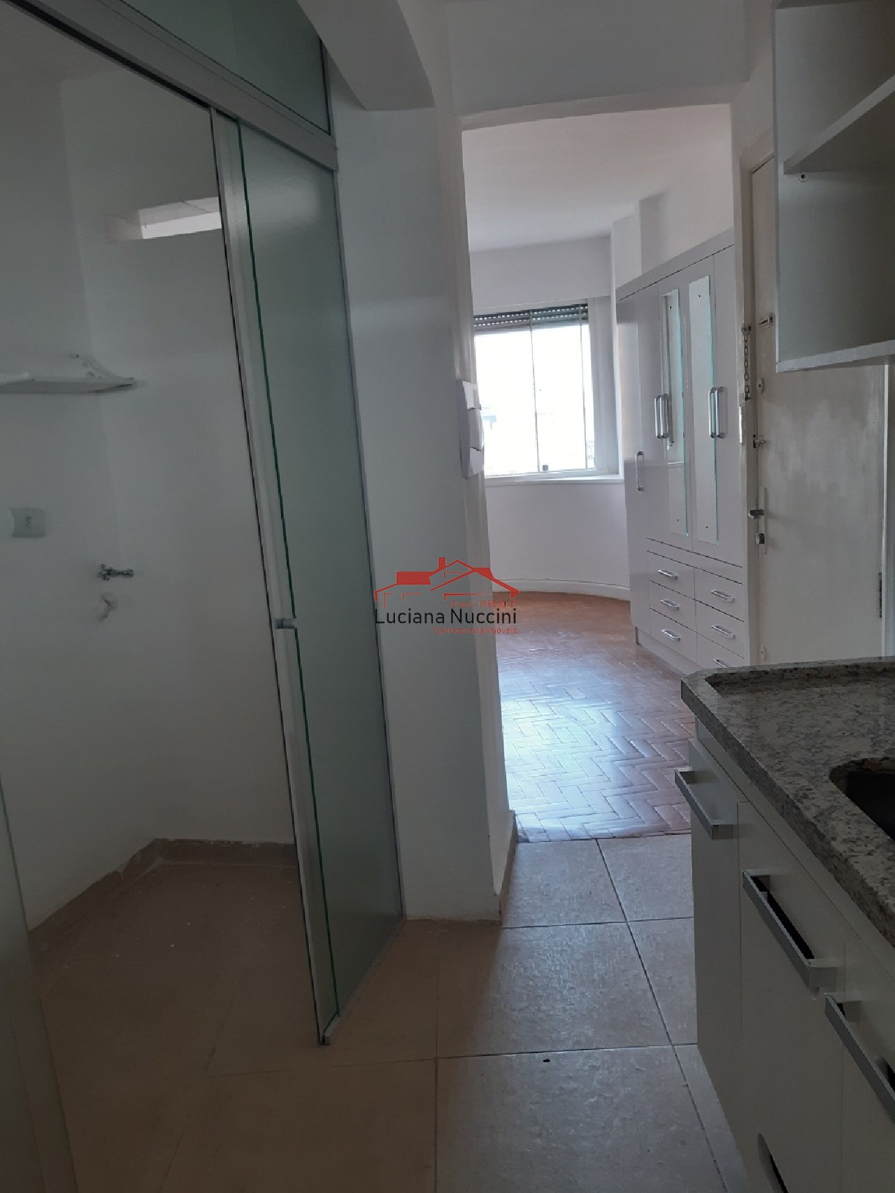 Studio de 37m² a 350m do Metrô República - Localização Estratégica!