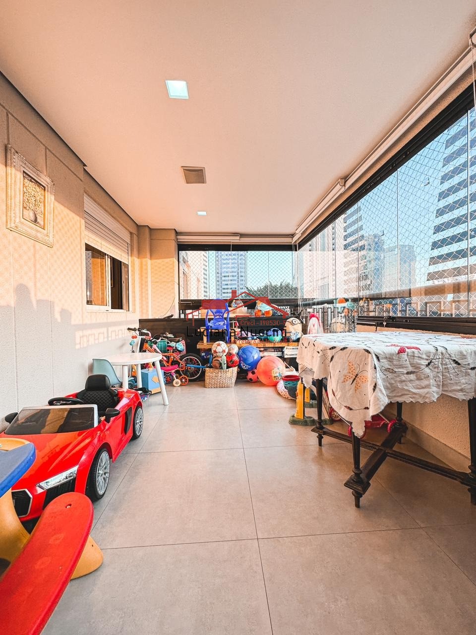 Apartamento à Venda no Parque Industrial Tomas Edson - 2 Dormitórios com Suíte e Espaço Amplo