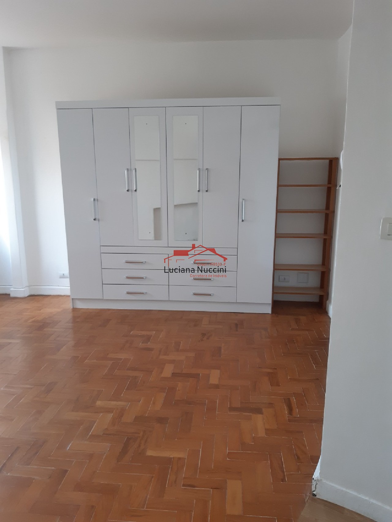 Studio de 37m² a 350m do Metrô República - Localização Estratégica!