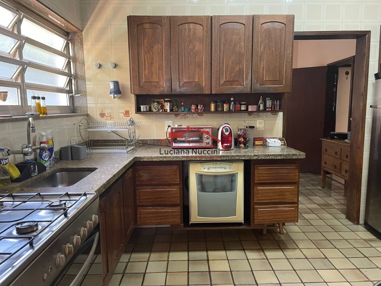Casa à Venda no Alto da Lapa - 3 Suítes, 3 Vagas e Espaço Amplo