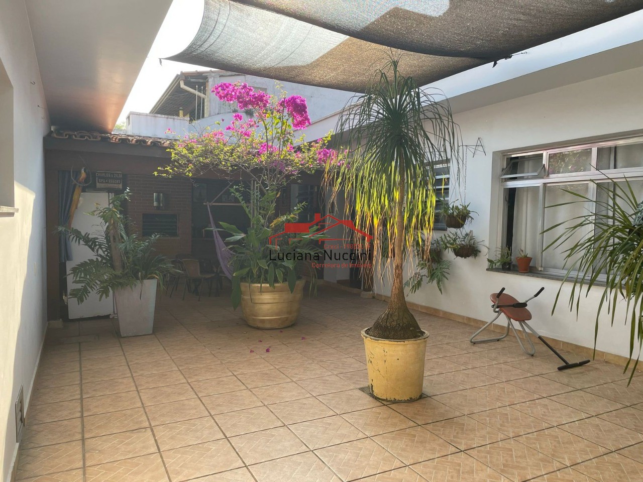 Casa à Venda no Alto da Lapa - 3 Suítes, 3 Vagas e Espaço Amplo