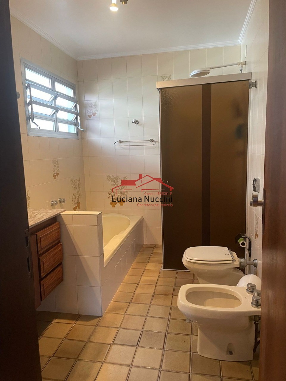 Casa à Venda no Alto da Lapa - 3 Suítes, 3 Vagas e Espaço Amplo
