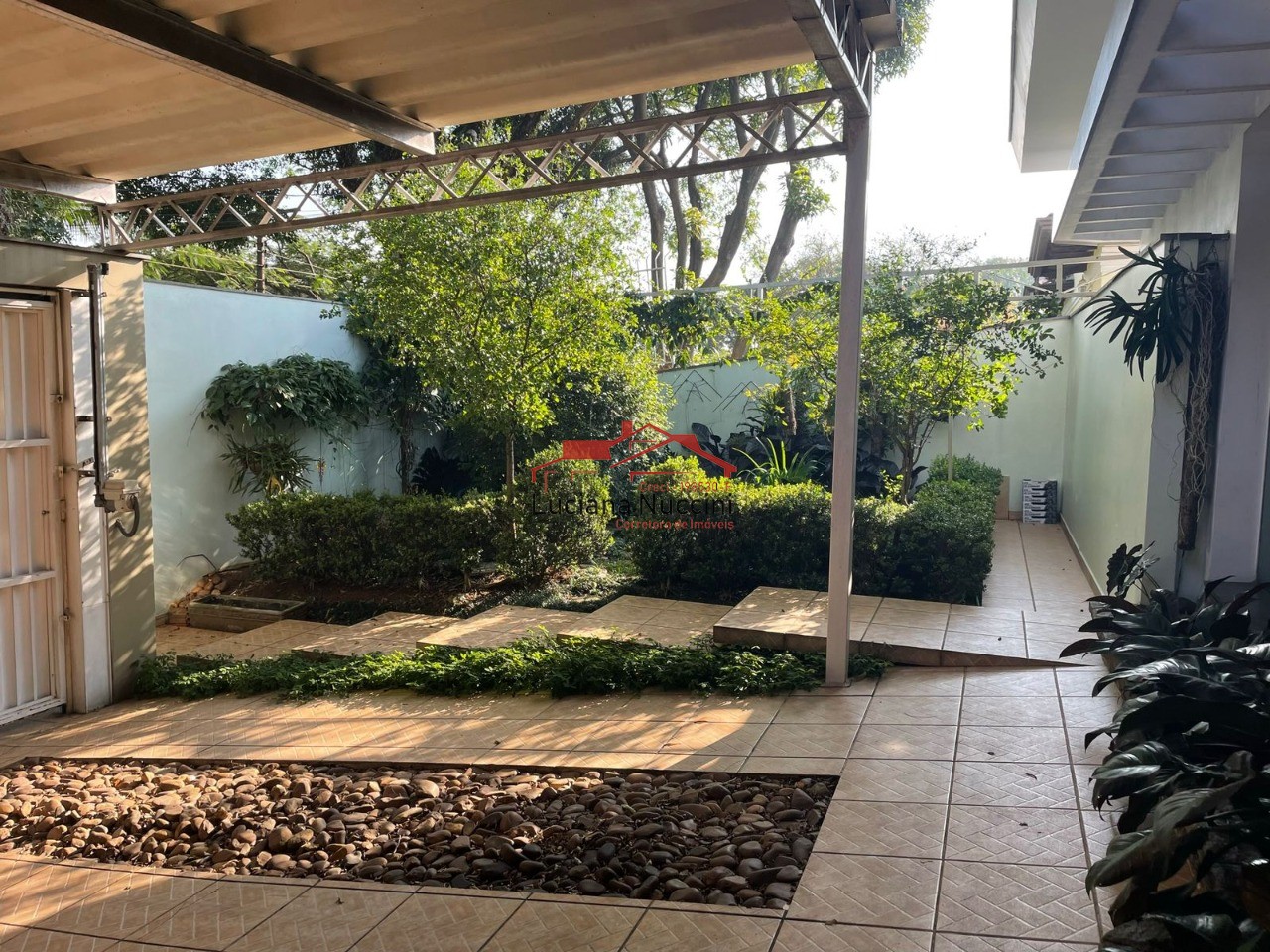 Casa à Venda no Alto da Lapa - 3 Suítes, 3 Vagas e Espaço Amplo