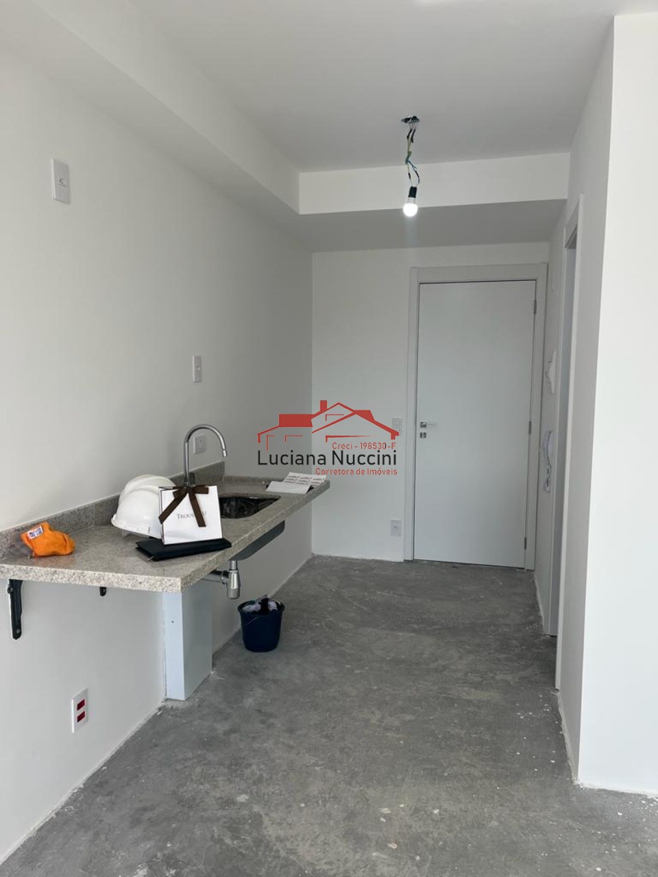 Studio Residencial em Indianópolis - Espaço Versátil e Localização Estratégica
