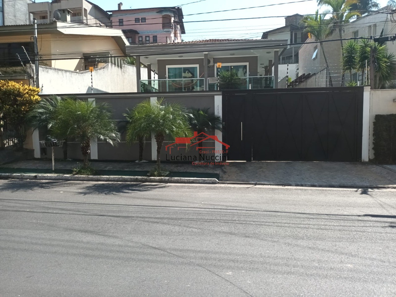 Casa à Venda e Locação na City América - 4 Suítes, Espaço Amplo e 3 Vagas de Garagem