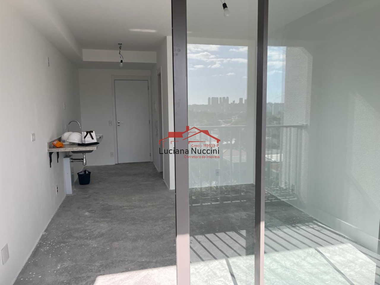 Studio Residencial em Indianópolis - Espaço Versátil e Localização Estratégica