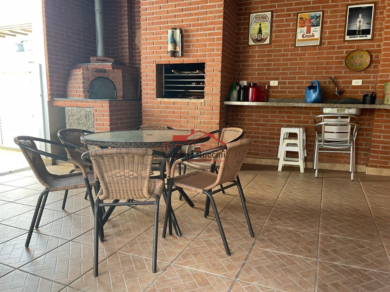 Casa à Venda no Alto da Lapa - 3 Suítes, 3 Vagas e Espaço Amplo