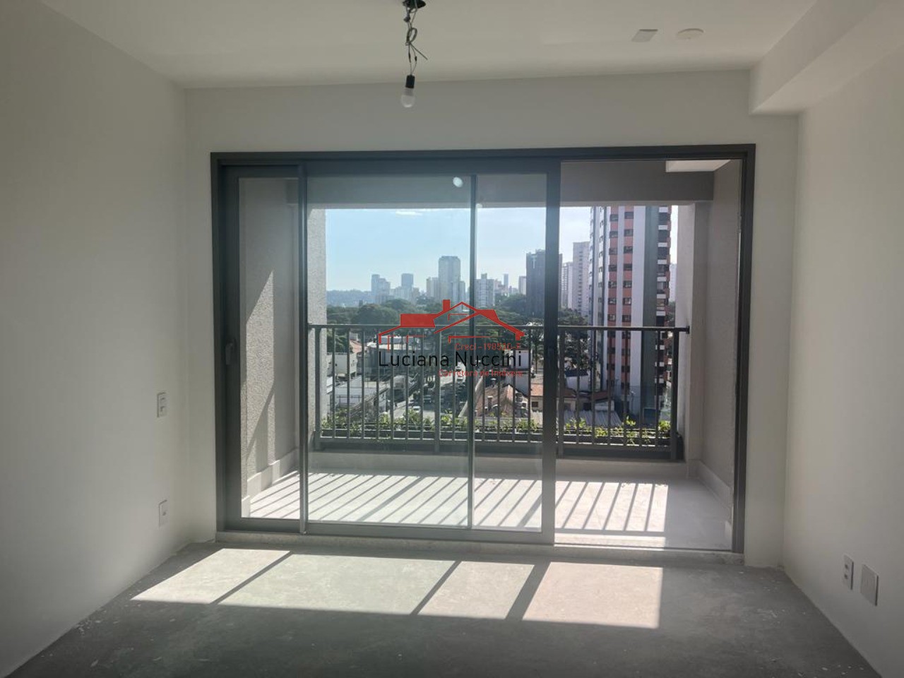 Studio Residencial em Indianópolis - Espaço Versátil e Localização Estratégica