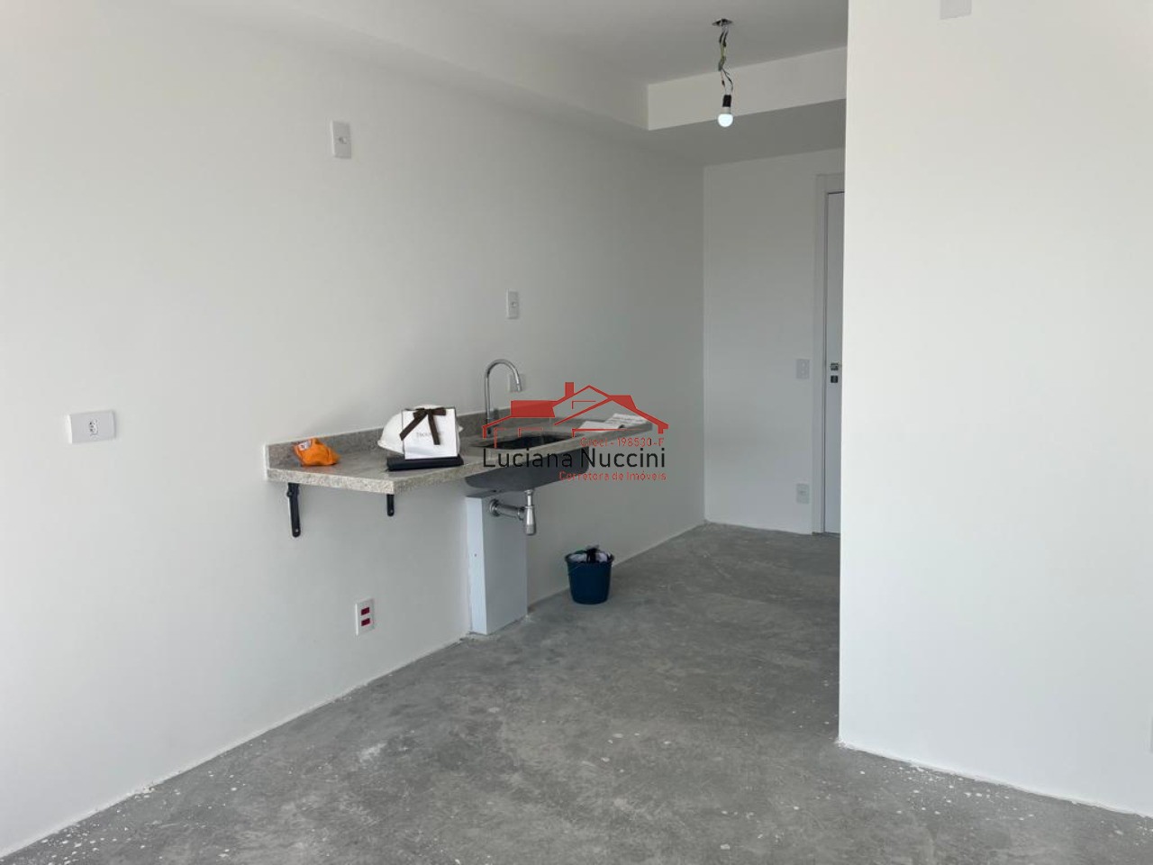 Studio Residencial em Indianópolis - Espaço Versátil e Localização Estratégica