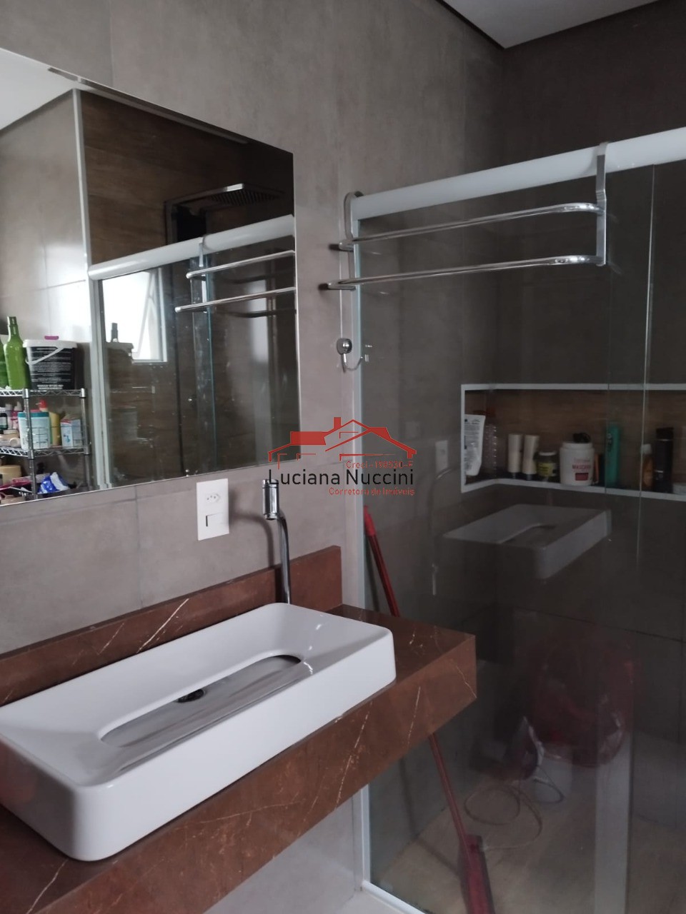 Casa Espaçosa de 4 Dormitórios no Jardim Iracema - Oportunidade Única!