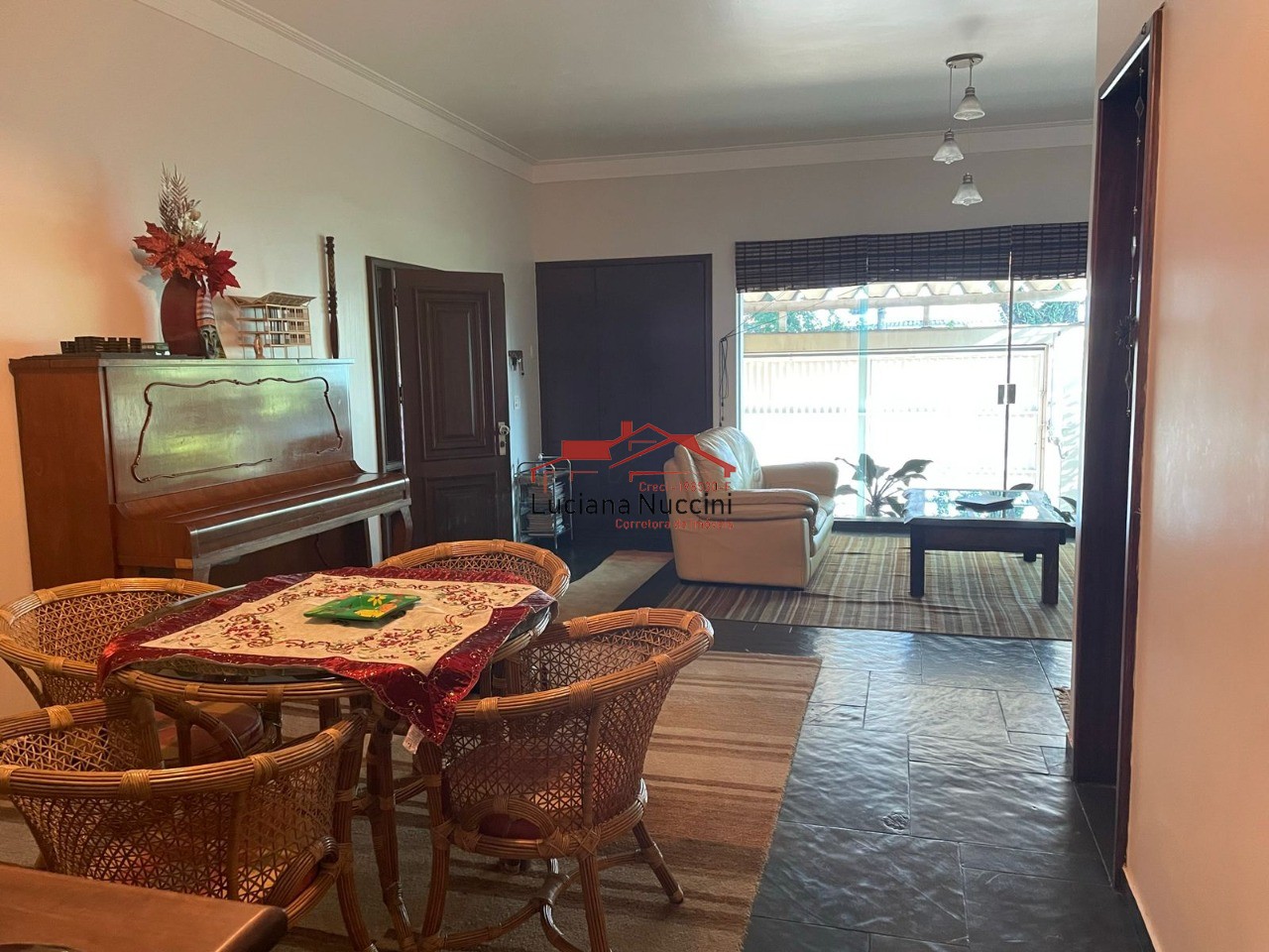 Casa à Venda no Alto da Lapa - 3 Suítes, 3 Vagas e Espaço Amplo