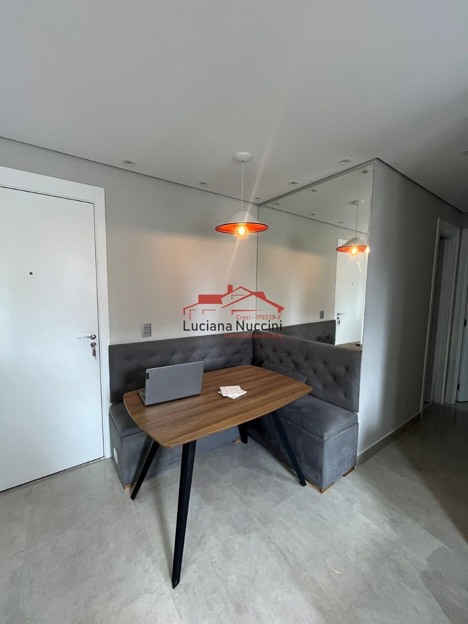 Apartamento à Venda no Parque Rebouças - 2 Dormitórios e Vaga de Garagem