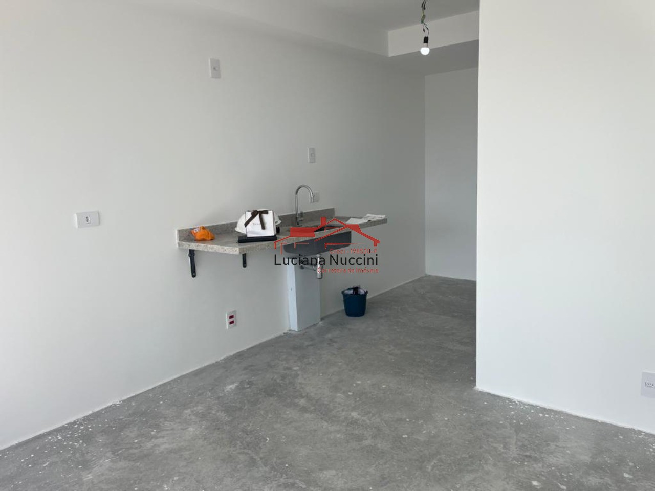 Studio Residencial em Indianópolis - Espaço Versátil e Localização Estratégica