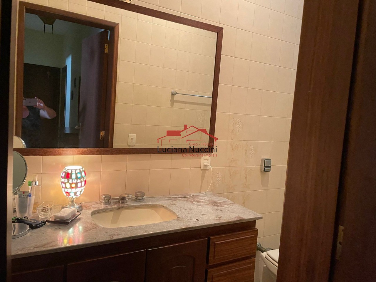Casa à Venda no Alto da Lapa - 3 Suítes, 3 Vagas e Espaço Amplo