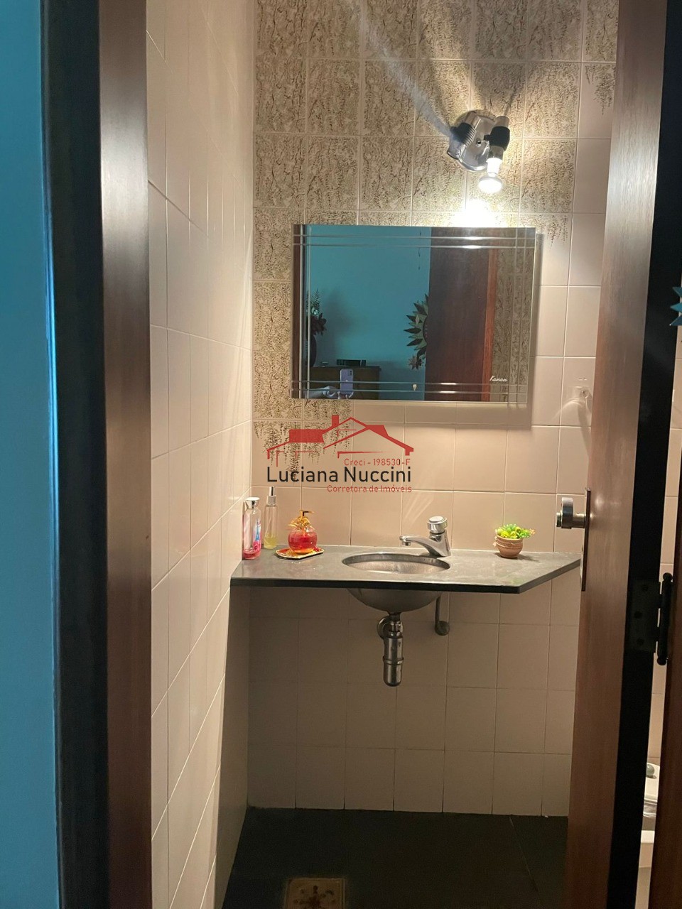 Casa à Venda no Alto da Lapa - 3 Suítes, 3 Vagas e Espaço Amplo