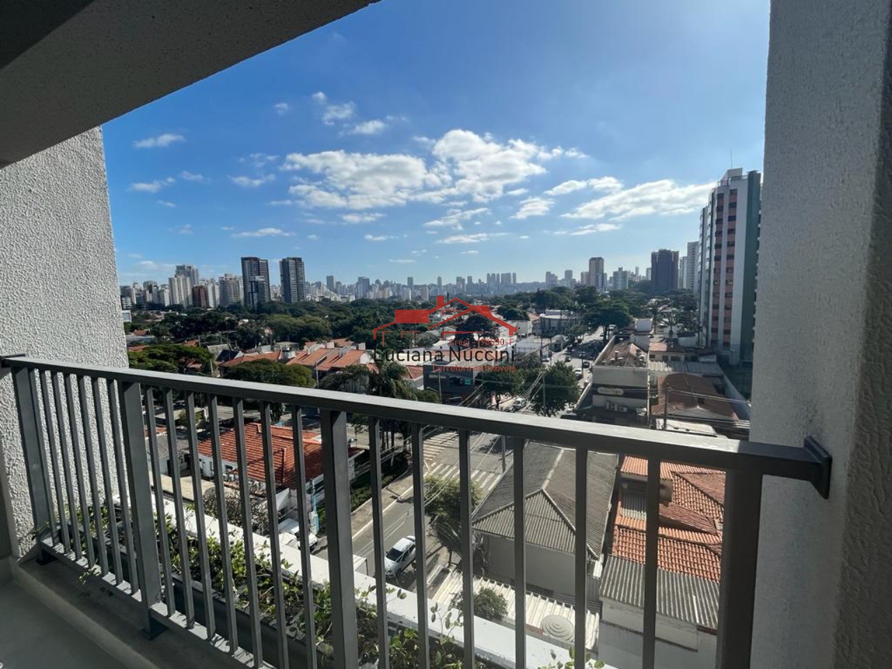 Studio Residencial em Indianópolis - Espaço Versátil e Localização Estratégica