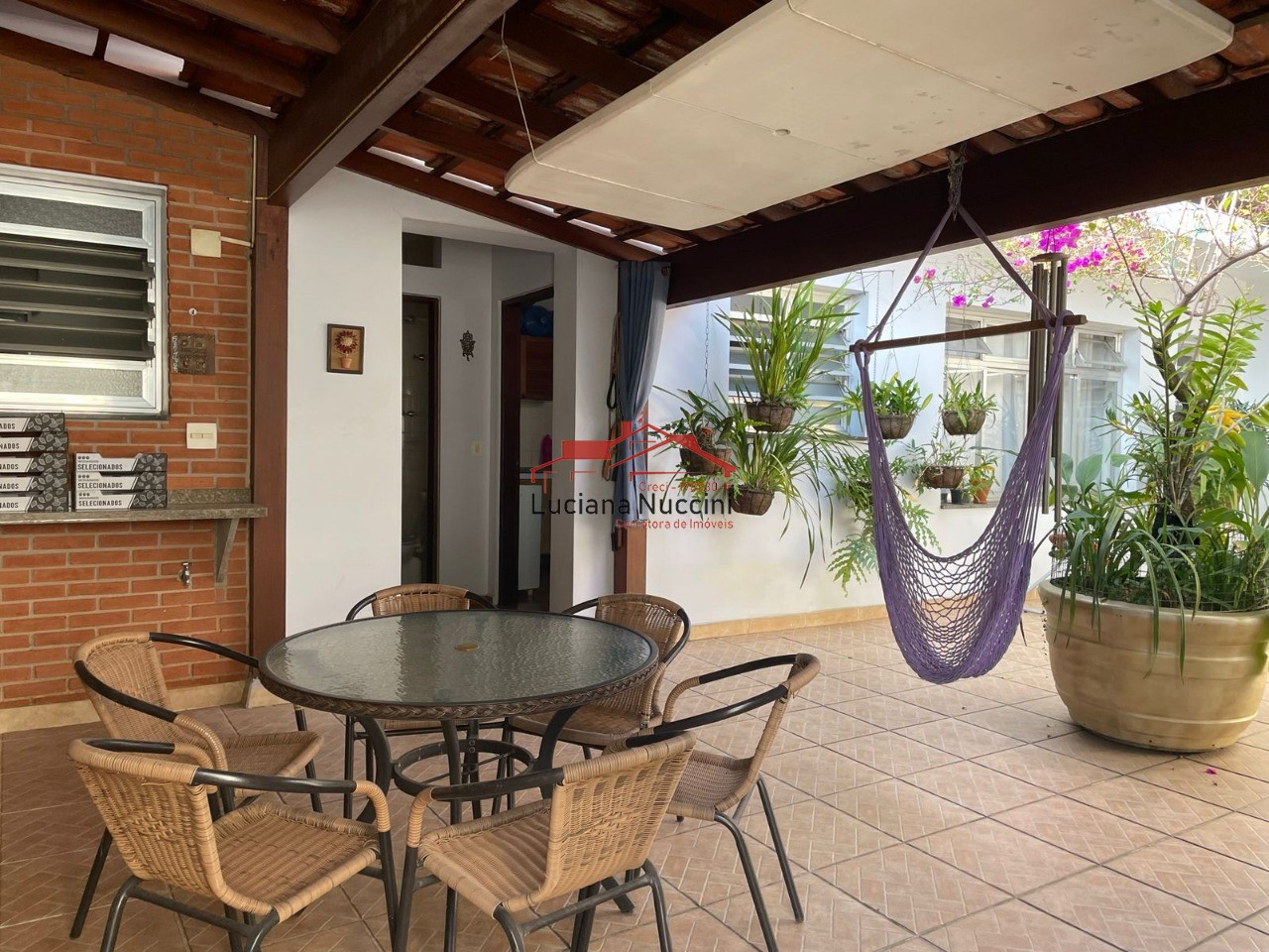 Casa à Venda no Alto da Lapa - 3 Suítes, 3 Vagas e Espaço Amplo
