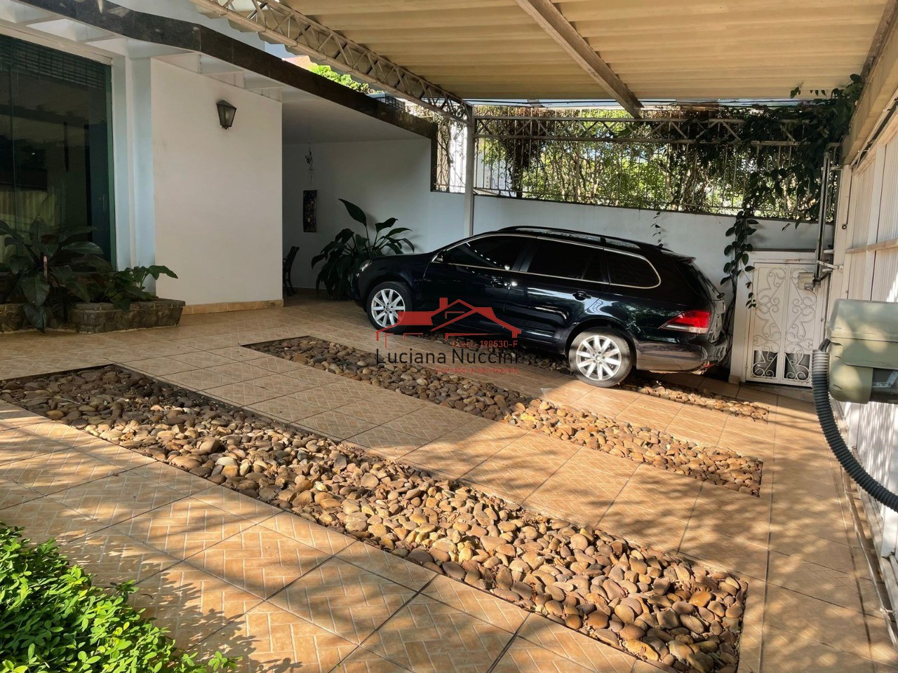 Casa à Venda no Alto da Lapa - 3 Suítes, 3 Vagas e Espaço Amplo