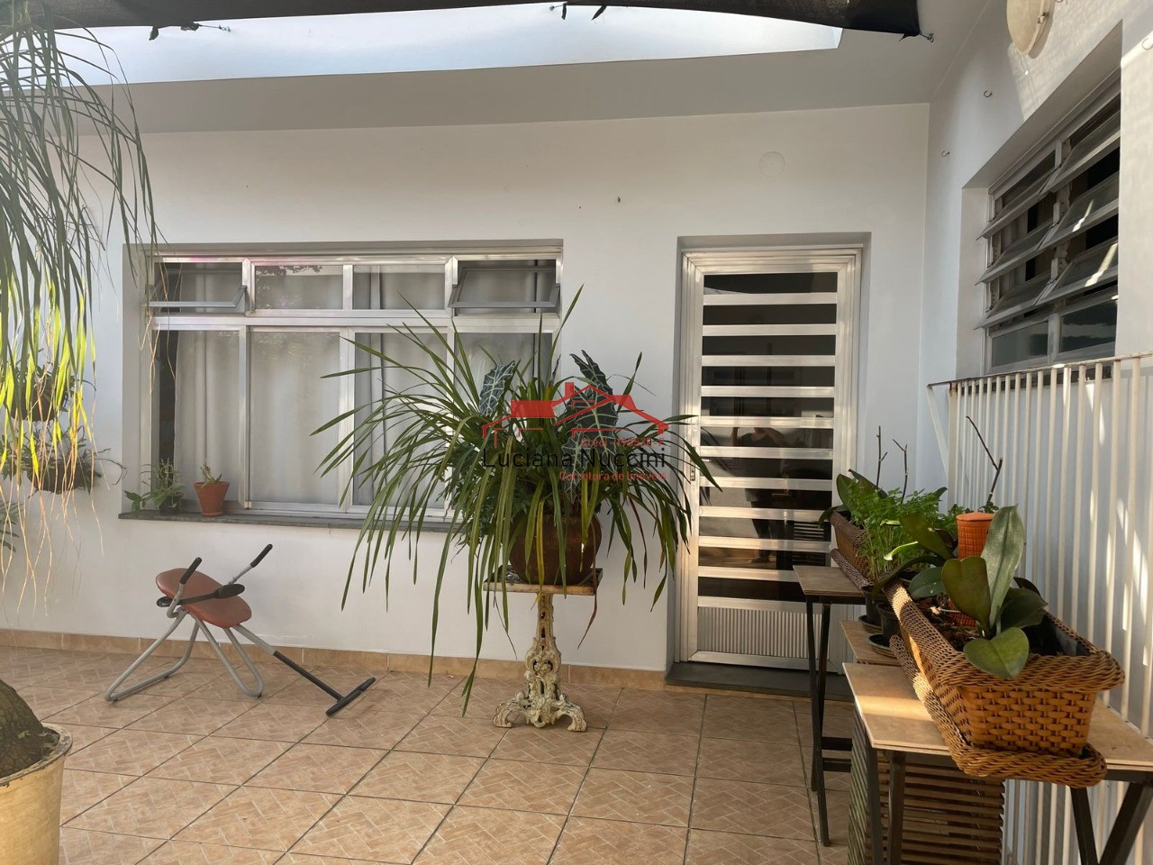 Casa à Venda no Alto da Lapa - 3 Suítes, 3 Vagas e Espaço Amplo