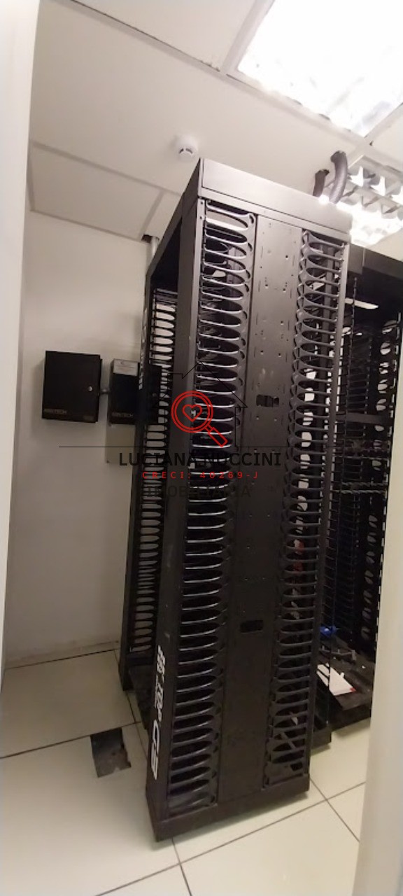 Alugue já um conjunto comercial amplo com 3 vagas de garagem!