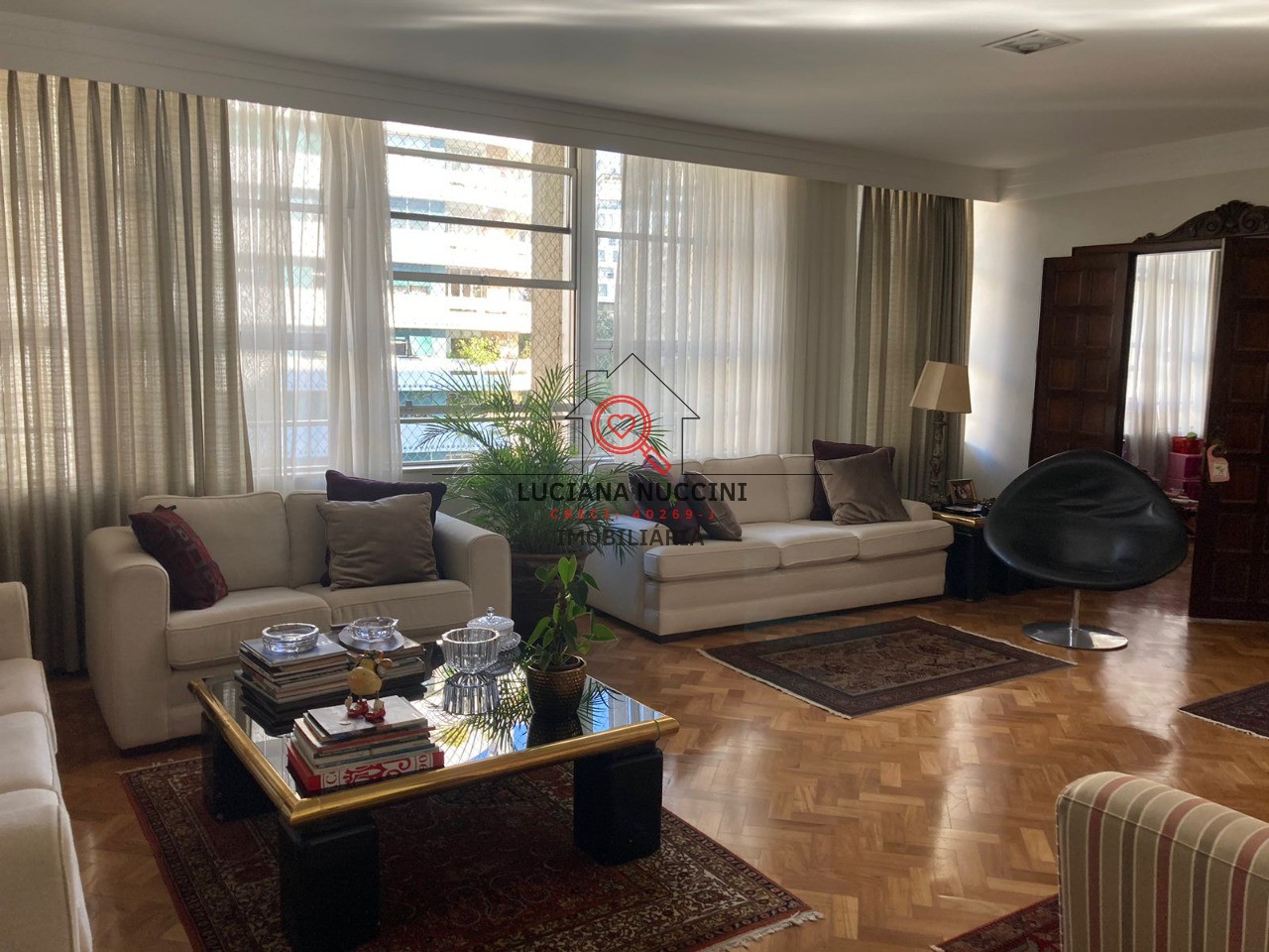 Apartamento de Luxo na Vila Buarque: 4 Quartos, 2 Suites, 2 Salas, 5 Banheiros, 275m² - São Paulo-SP