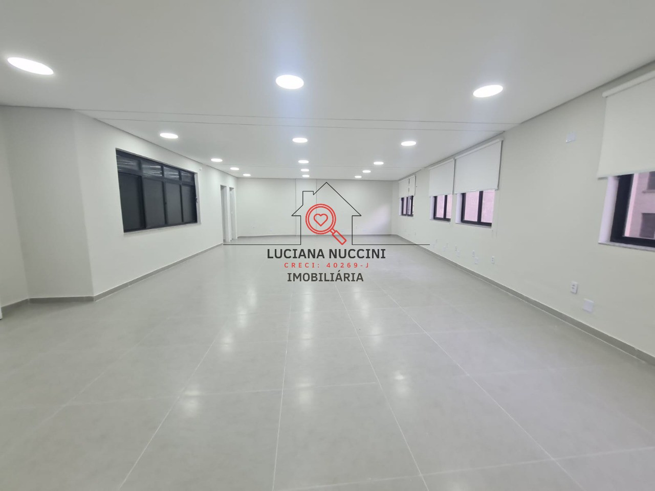 Conjunto Comercial de Alto Padrão no Centro de São Paulo-SP: 1 sala, 1 banheiro, 105m², Imperdível!