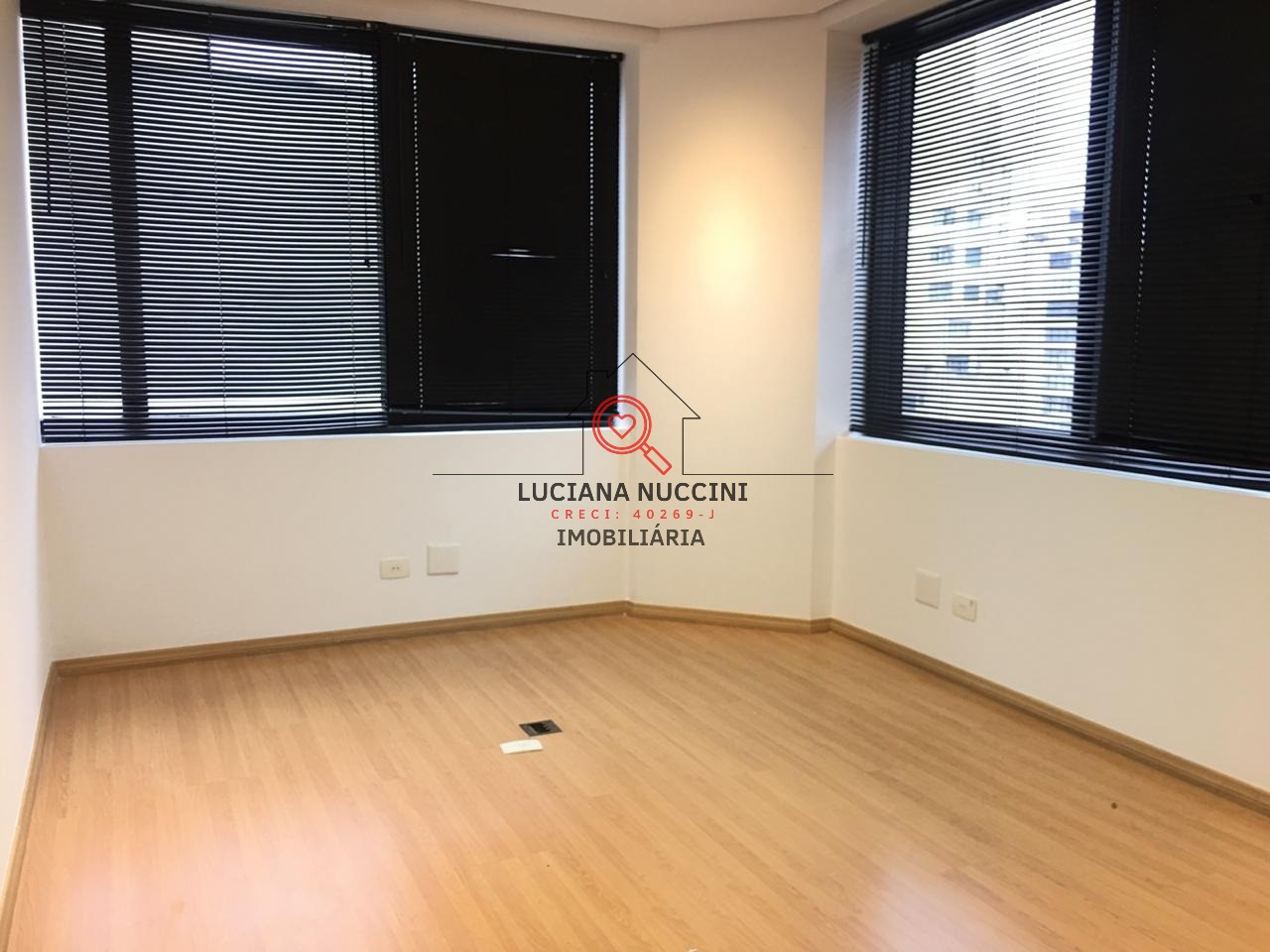 Sala comercial para Venda e Locação Bela Vista, São Paulo 4 salas, 3 vagas 120,00 m² construída, 120,00 m² útil