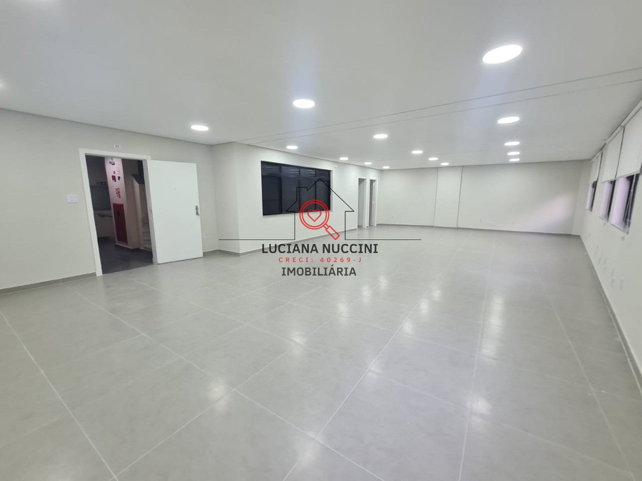 Conjunto Comercial de Alto Padrão no Centro de São Paulo-SP: 1 sala, 1 banheiro, 105m², Imperdível!