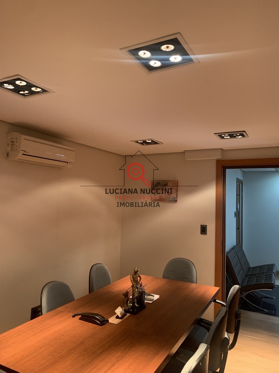Conjunto Comercial à Venda em Bela Vista, São Paulo-SP: 4 Salas, 2 Banheiros, 2 Vagas - 145,92 m²