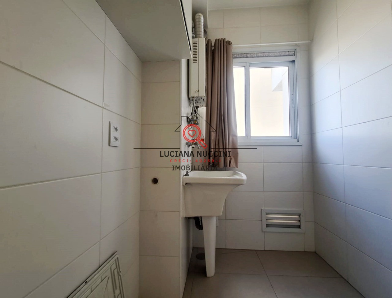 Apartamento para locação na República, São Paulo-SP: 1 quarto, 1 sala, 1 banheiro, 1 vaga de garagem!