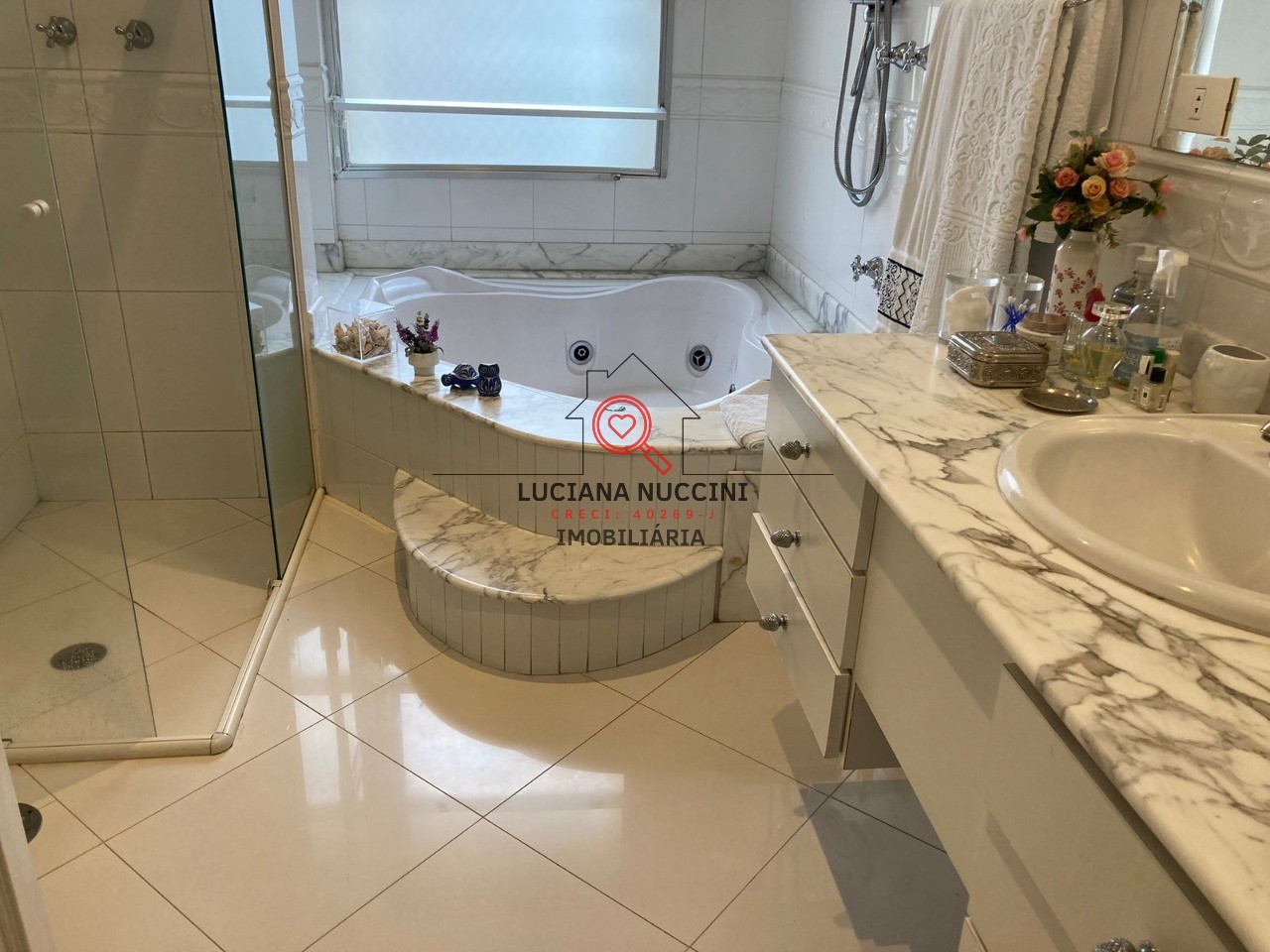 Apartamento de Luxo na Vila Buarque: 4 Quartos, 2 Suites, 2 Salas, 5 Banheiros, 275m² - São Paulo-SP