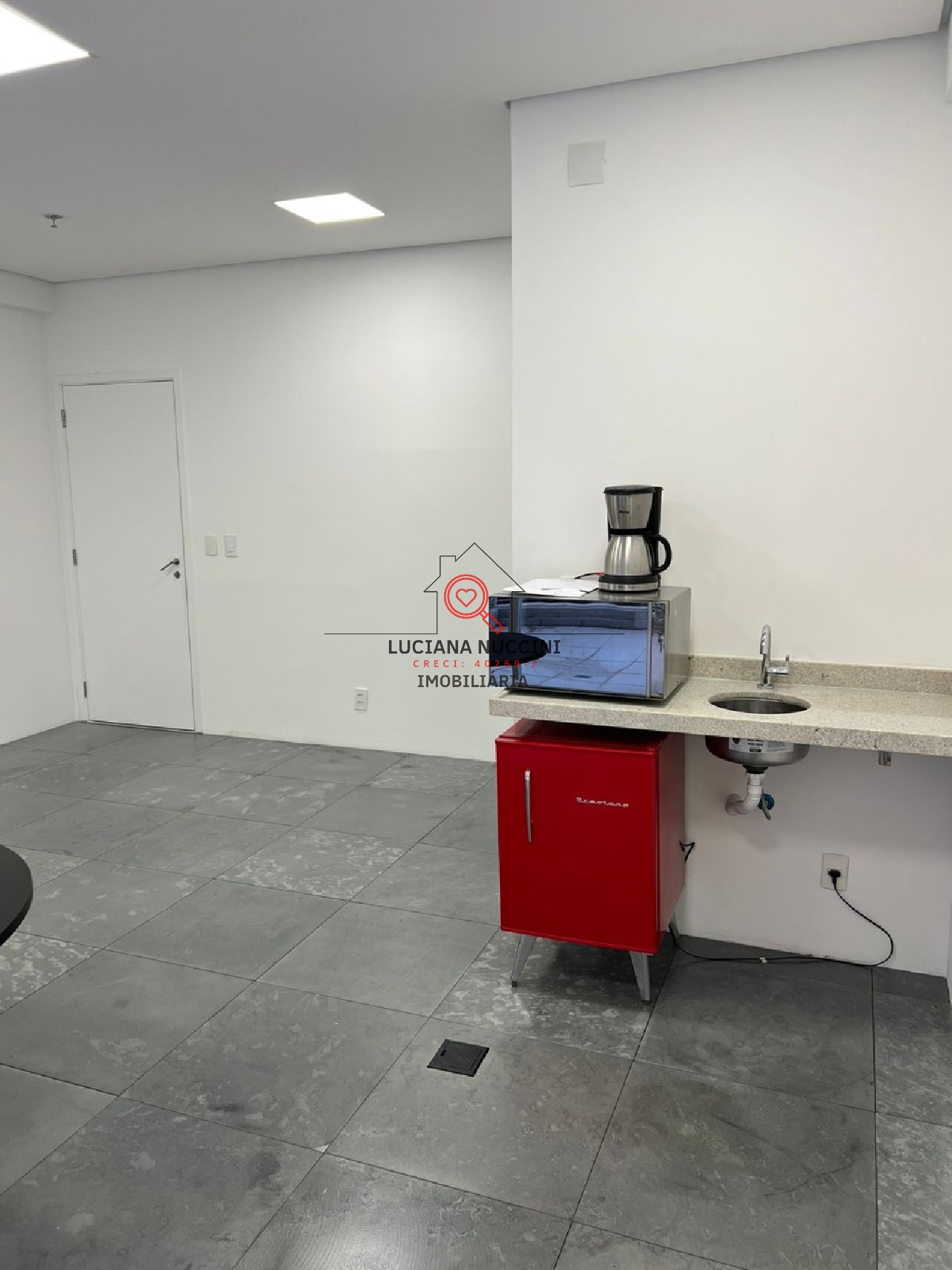 Excelente oportunidade! Sala comercial para locação no Butantã, São Paulo-SP com 1 banheiro, 1 vaga de garagem e 41,23 m².