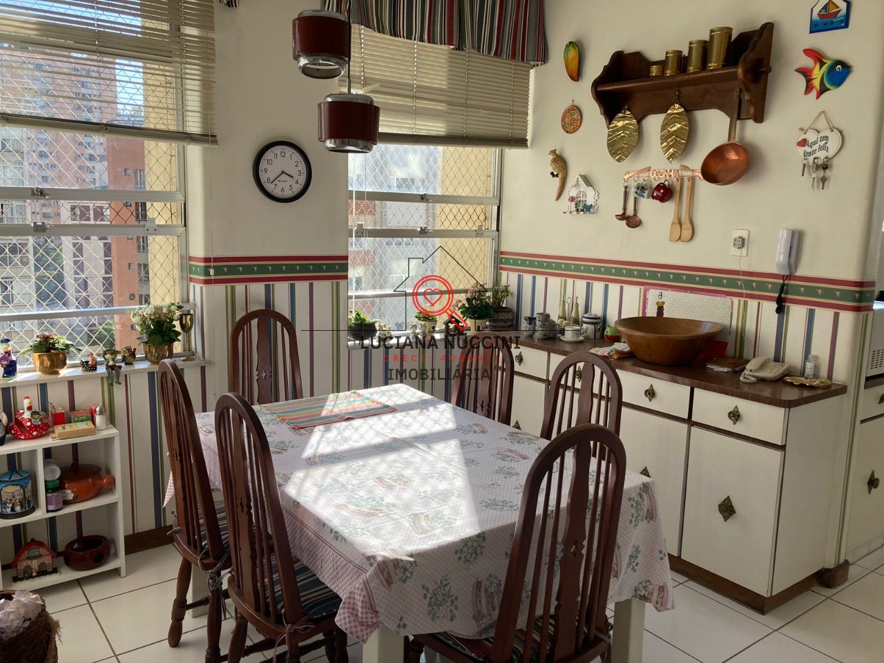 Apartamento de Luxo na Vila Buarque: 4 Quartos, 2 Suites, 2 Salas, 5 Banheiros, 275m² - São Paulo-SP