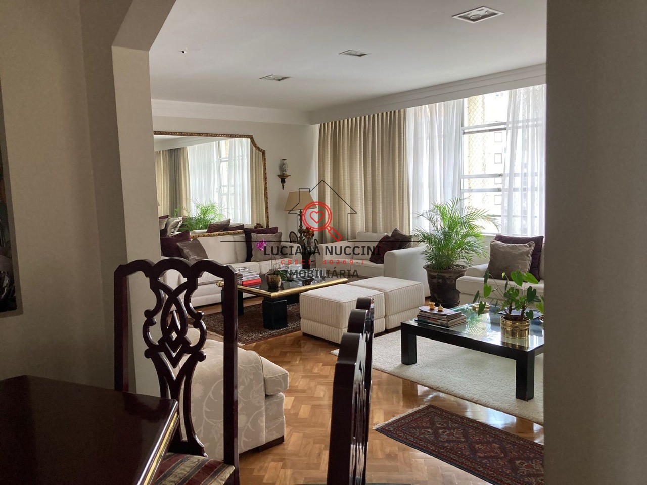 Apartamento de Luxo na Vila Buarque: 4 Quartos, 2 Suites, 2 Salas, 5 Banheiros, 275m² - São Paulo-SP