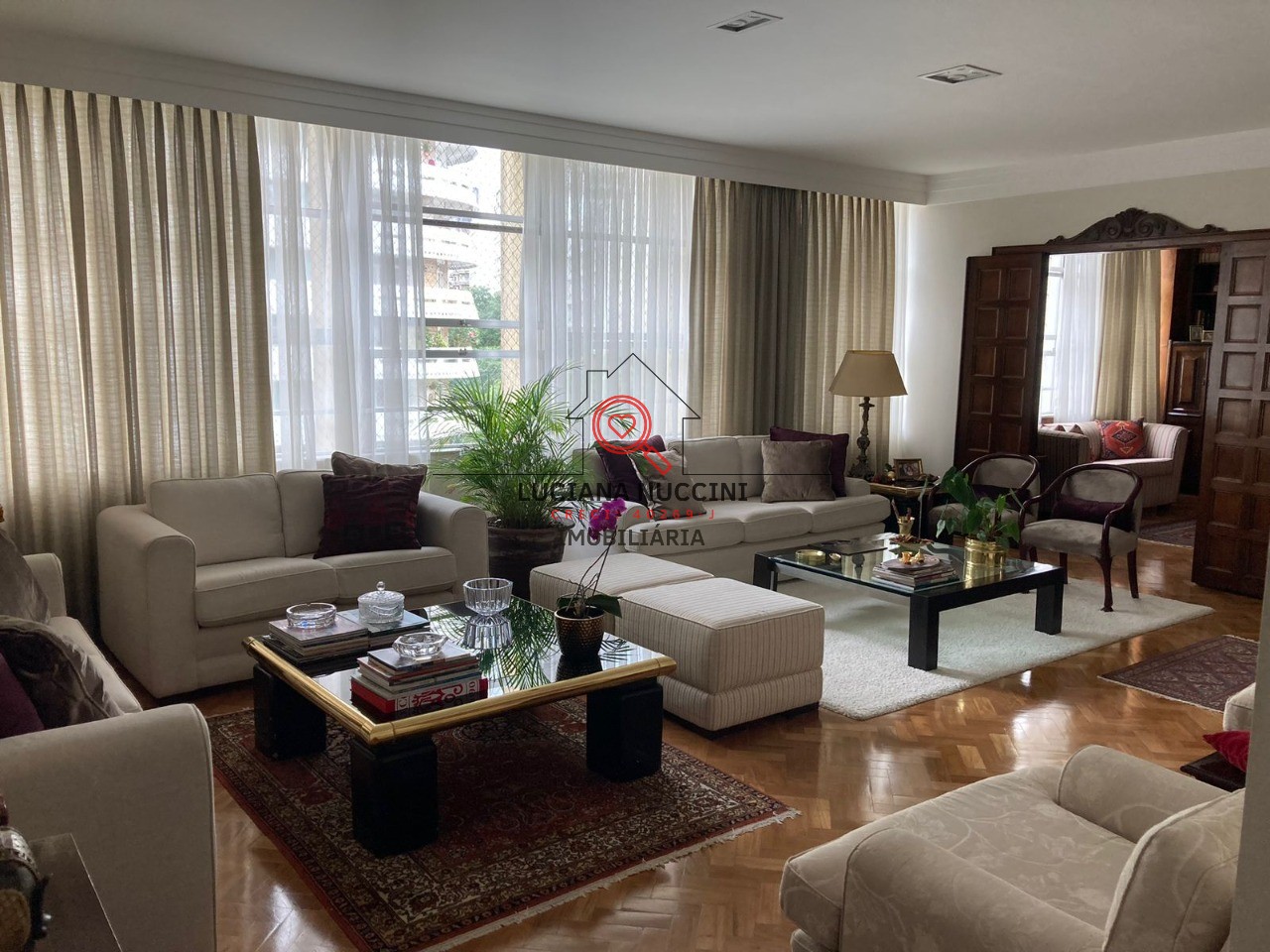 Apartamento de Luxo na Vila Buarque: 4 Quartos, 2 Suites, 2 Salas, 5 Banheiros, 275m² - São Paulo-SP