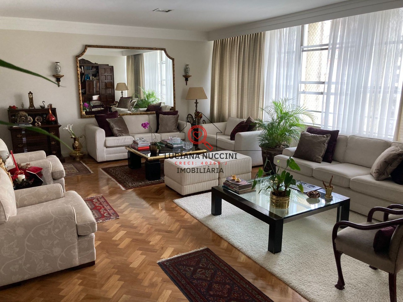 Apartamento de Luxo na Vila Buarque: 4 Quartos, 2 Suites, 2 Salas, 5 Banheiros, 275m² - São Paulo-SP