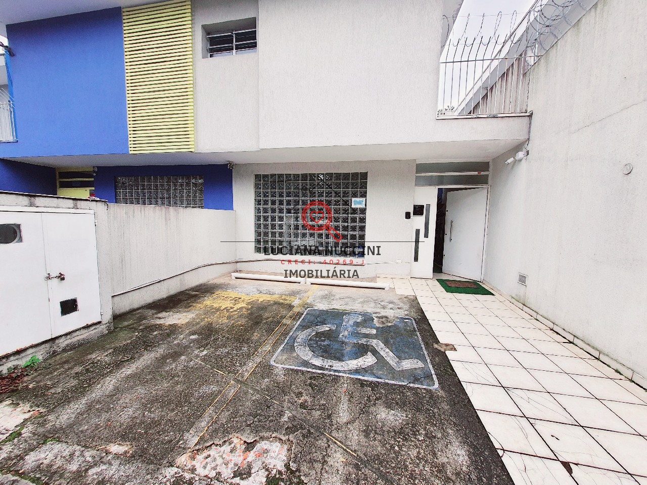 Sala comercial com 28m² ao lado Metrô Borba Gato.