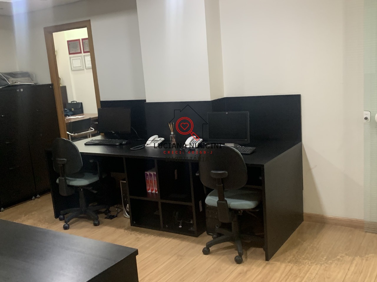 Conjunto Comercial à Venda em Bela Vista, São Paulo-SP: 4 Salas, 2 Banheiros, 2 Vagas - 145,92 m²