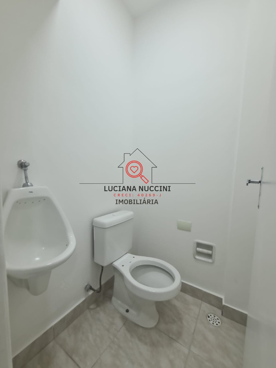 Conjunto Comercial de Alto Padrão no Centro de São Paulo-SP: 1 sala, 1 banheiro, 105m², Imperdível!