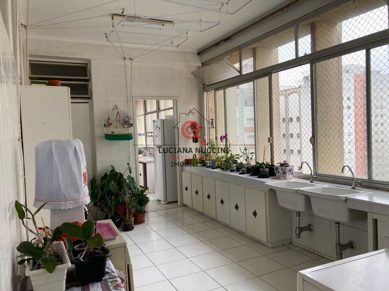 Apartamento de Luxo na Vila Buarque: 4 Quartos, 2 Suites, 2 Salas, 5 Banheiros, 275m² - São Paulo-SP