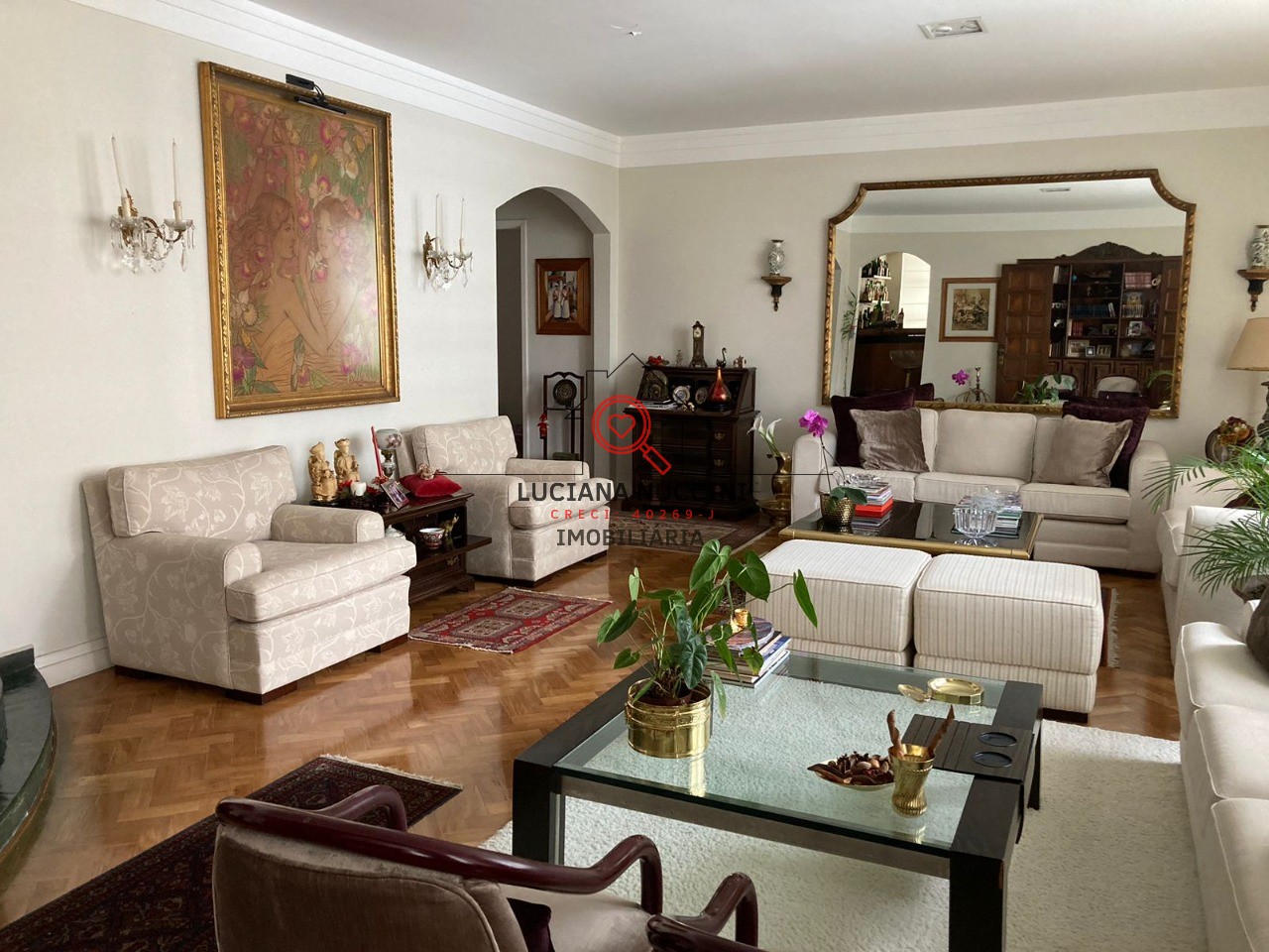 Apartamento de Luxo na Vila Buarque: 4 Quartos, 2 Suites, 2 Salas, 5 Banheiros, 275m² - São Paulo-SP