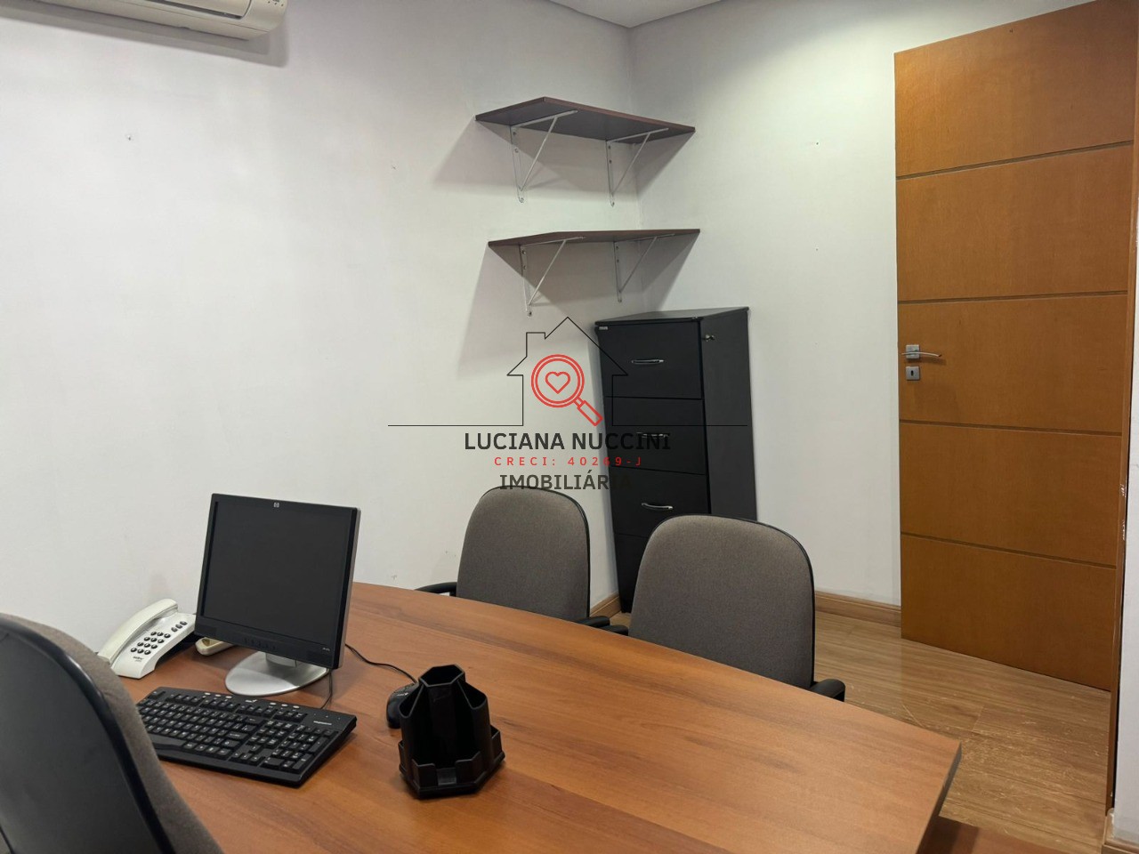 Conjunto Comercial à Venda em Bela Vista, São Paulo-SP: 4 Salas, 2 Banheiros, 2 Vagas - 145,92 m²