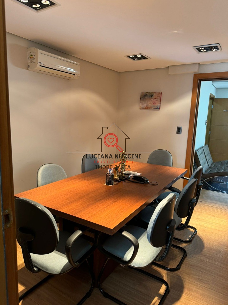 Conjunto Comercial à Venda em Bela Vista, São Paulo-SP: 4 Salas, 2 Banheiros, 2 Vagas - 145,92 m²