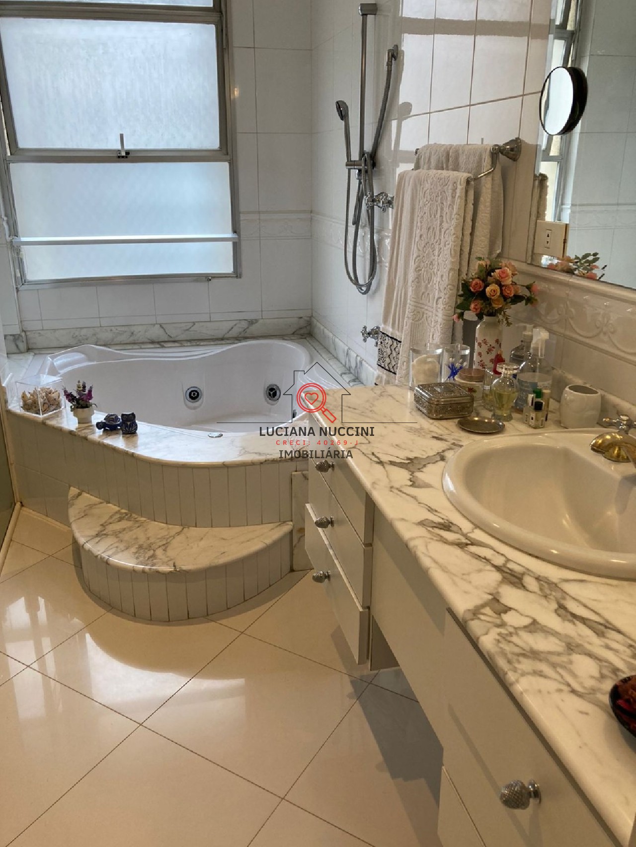 Apartamento de Luxo na Vila Buarque: 4 Quartos, 2 Suites, 2 Salas, 5 Banheiros, 275m² - São Paulo-SP